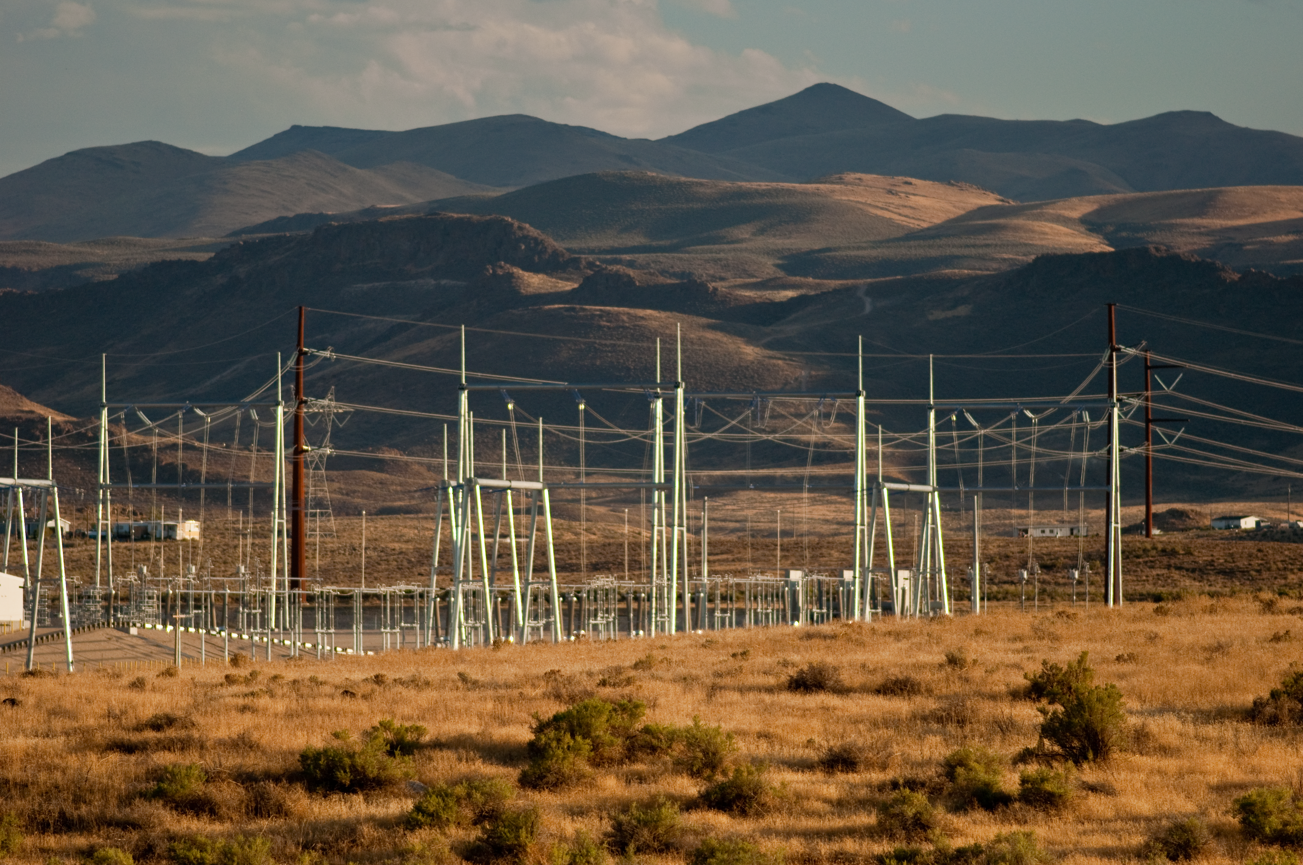 Photo of Hemingway Substation in rural countryside